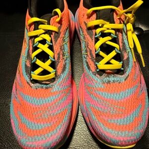 ASICS Gel Nimbus size 9 - never worn